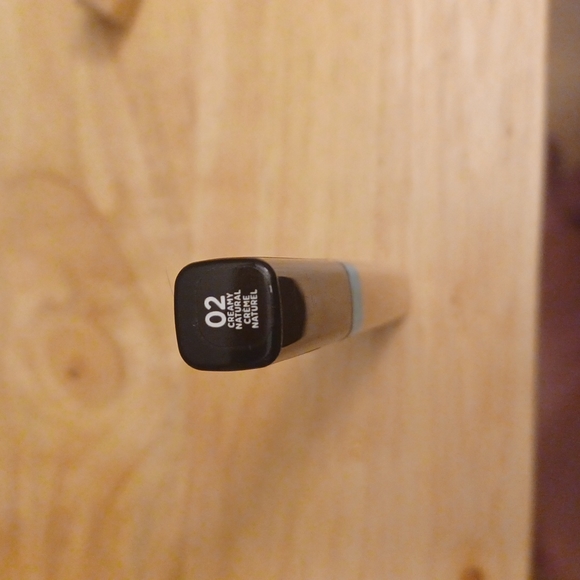 L'Oreal Infallible Pro-Glow Concealer Brand New #02 Creamy Natural - Picture 3 of 3